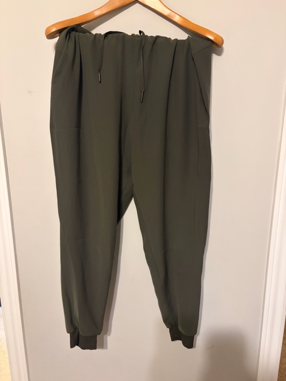 Lululemon On the Fly Jogger